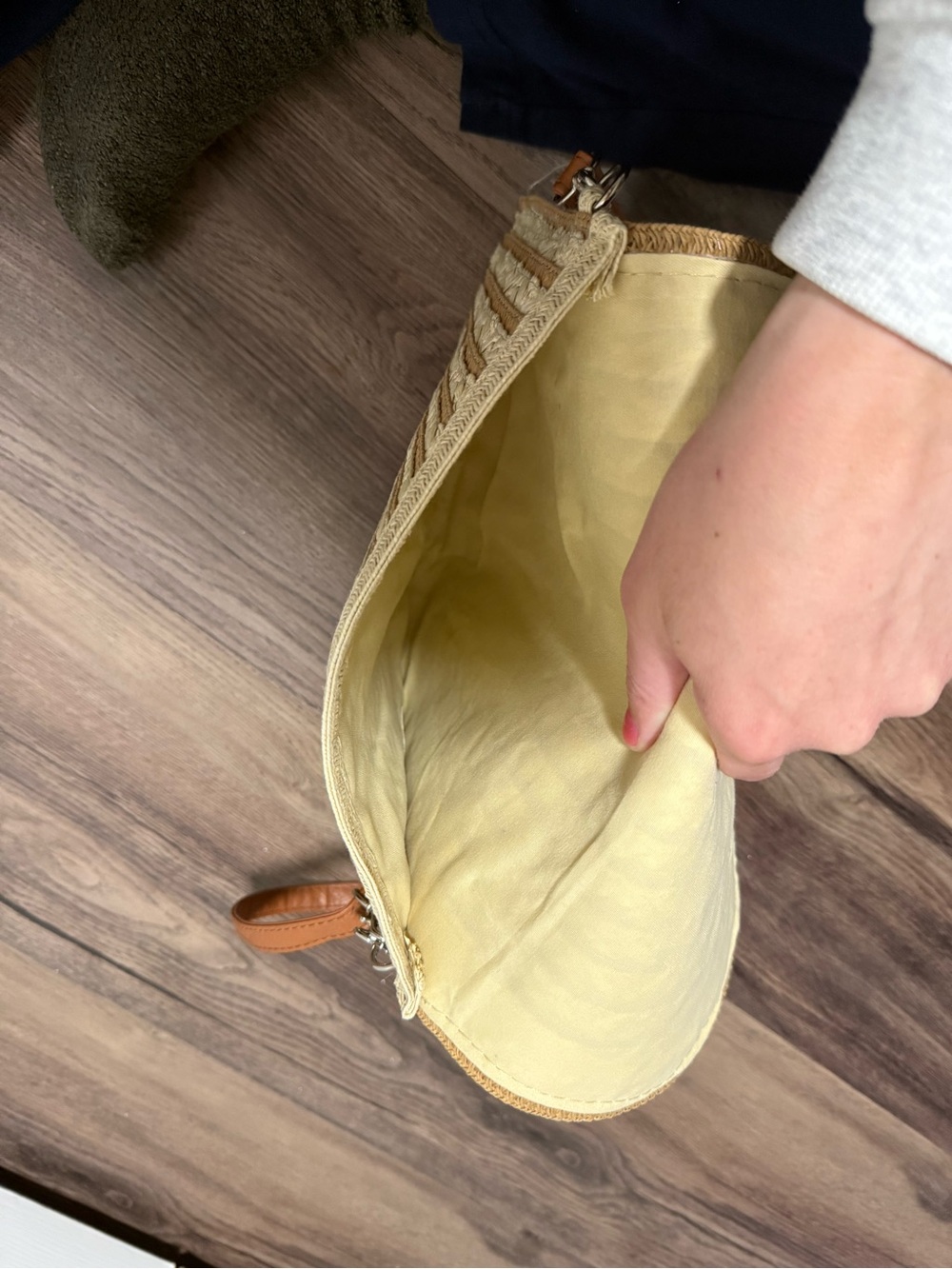 🏝️ NWOT unbranded Woven Straw Clutch - Picture 8 of 8